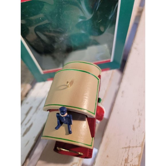 Hallmark christmas caboose 1989 santa train - Picture 5 of 6